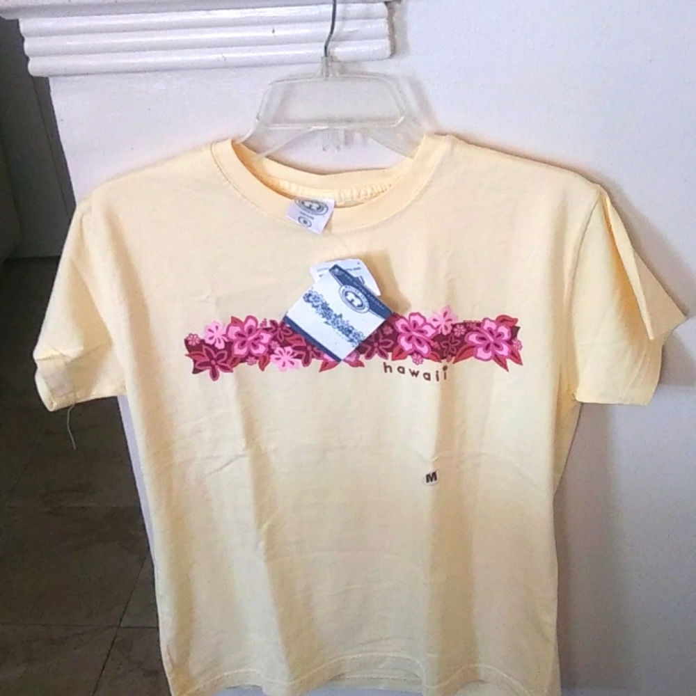 By Malibu NWT,Shirt Women's Hawaii Tee Shirt,Yellow,s-Med